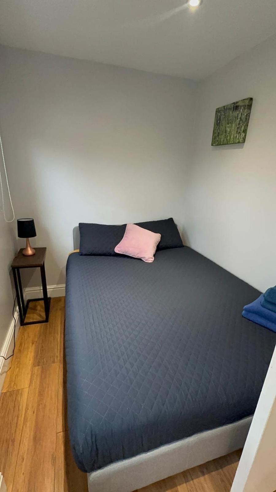 2 Bedroom Apartment Chiswick Park Tube Station London Bagian luar foto
