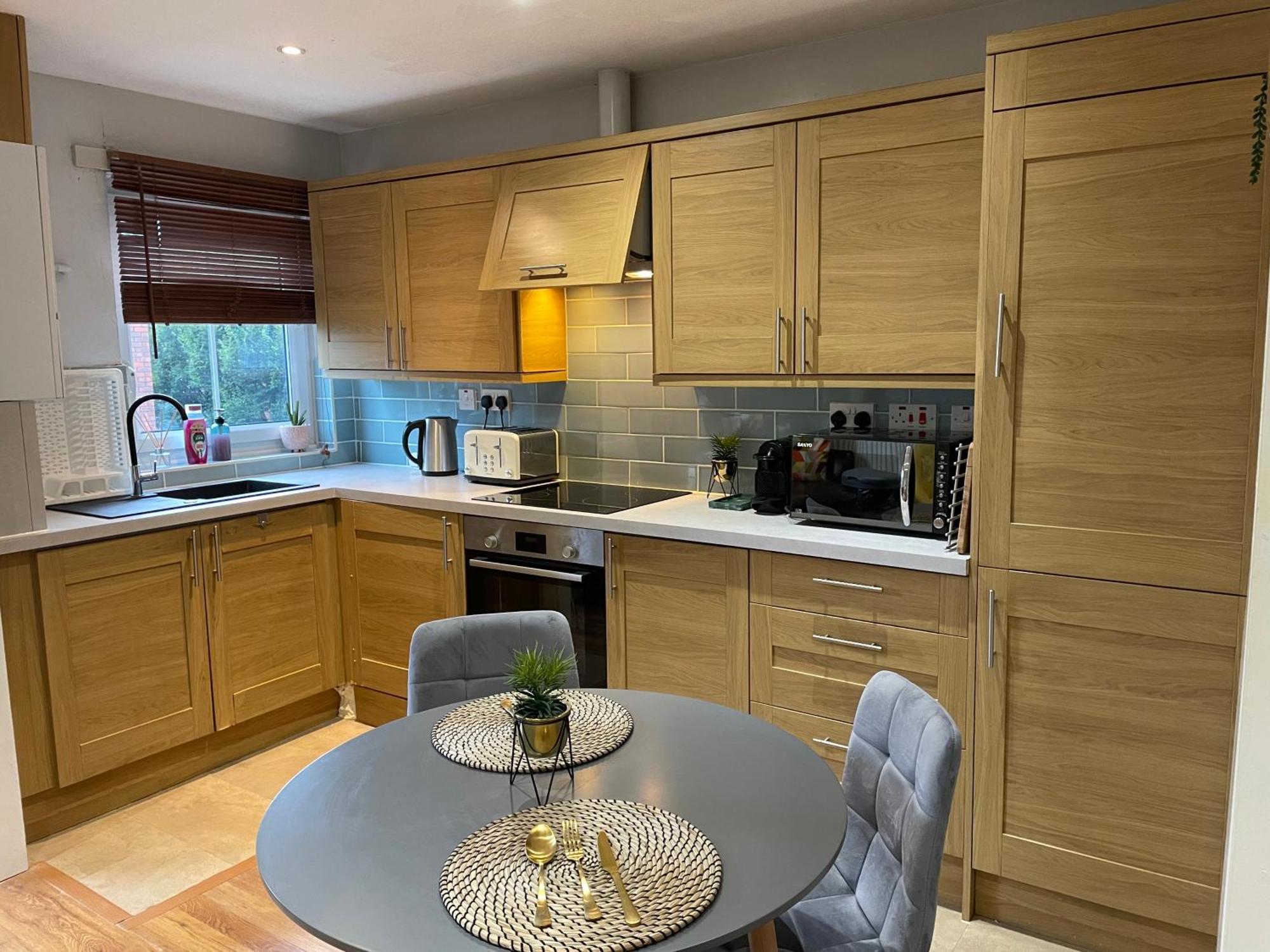 2 Bedroom Apartment Chiswick Park Tube Station London Bagian luar foto